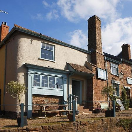 The Lamb Inn Crediton Exterior photo