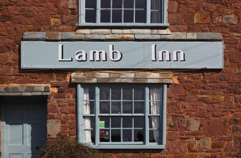 The Lamb Inn Crediton Exterior photo