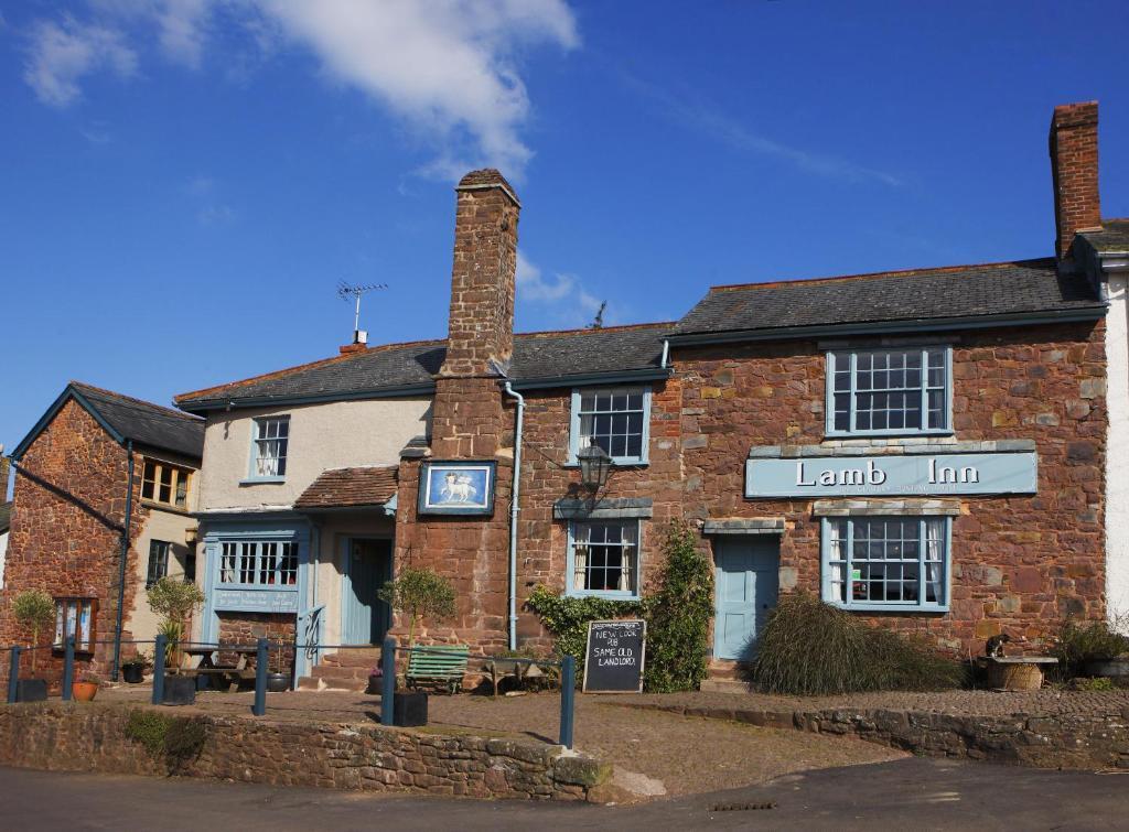 The Lamb Inn Crediton Exterior photo