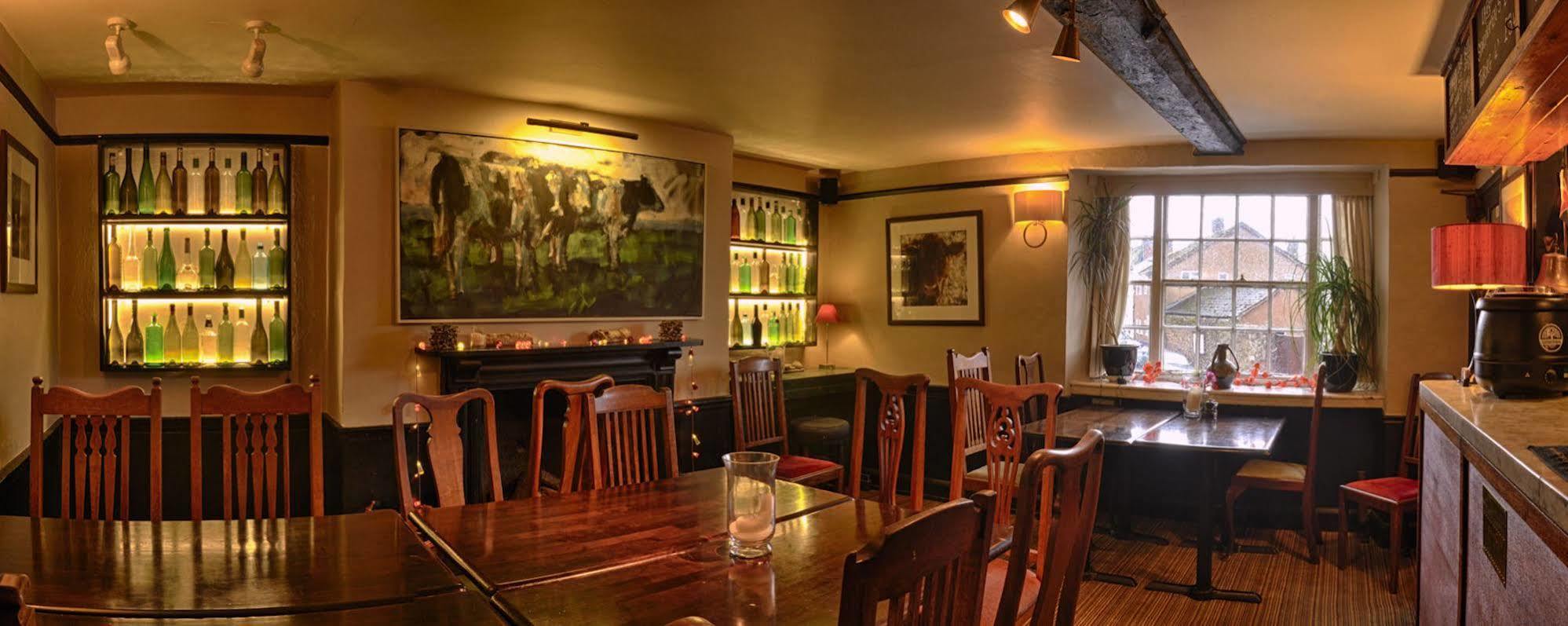 The Lamb Inn Crediton Exterior photo
